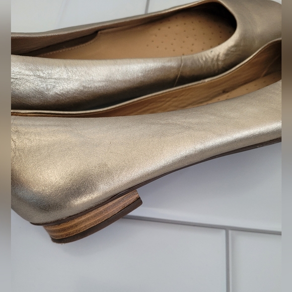 Wirth Ladies Soft Leather Ballet Style Flat Color Metallic Gold Rubber Sole Si - Picture 8 of 9